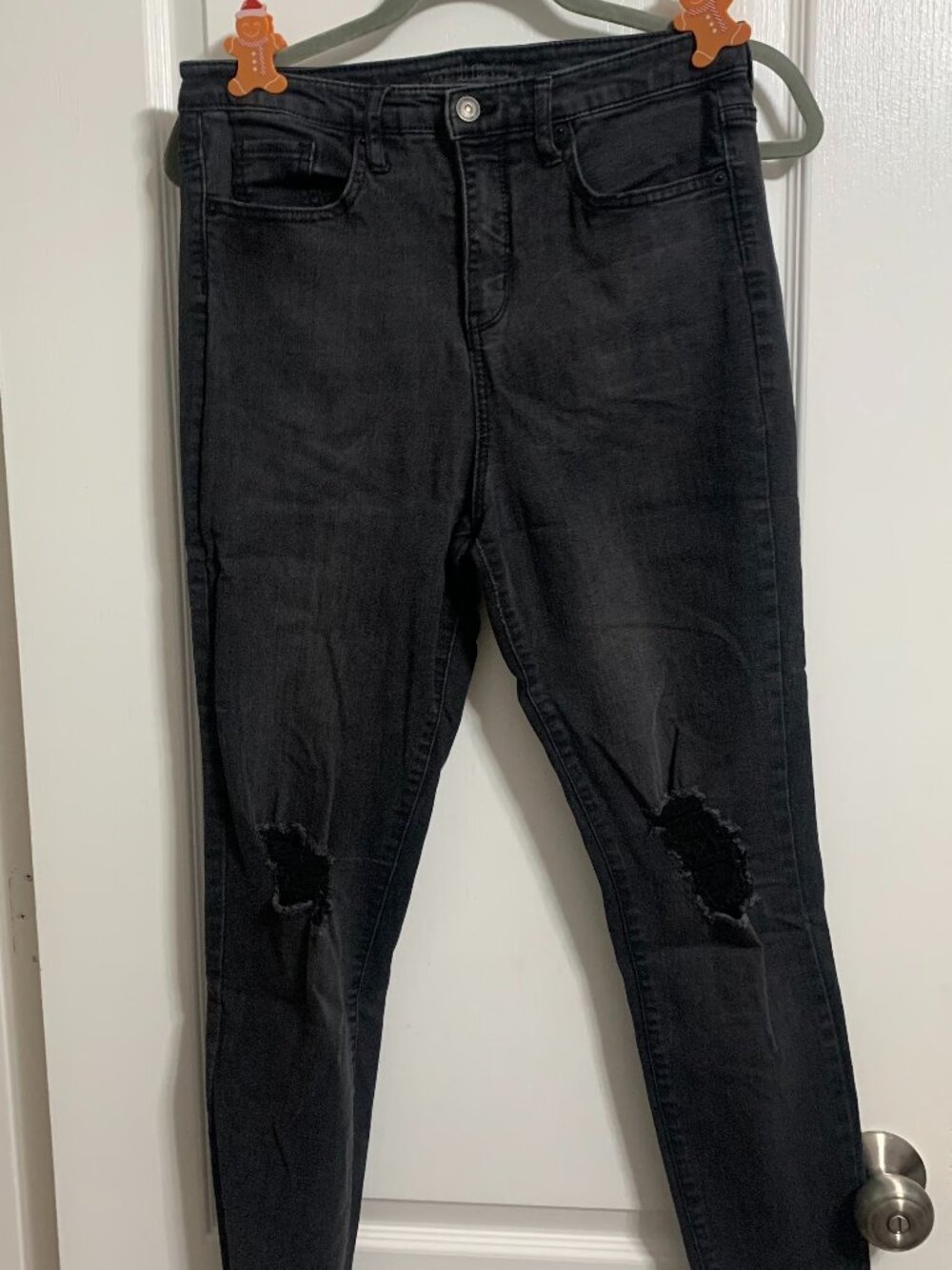 Black Distressed Jeans